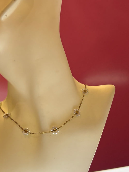 White flower chain