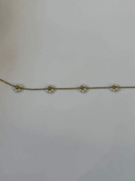 White flower chain
