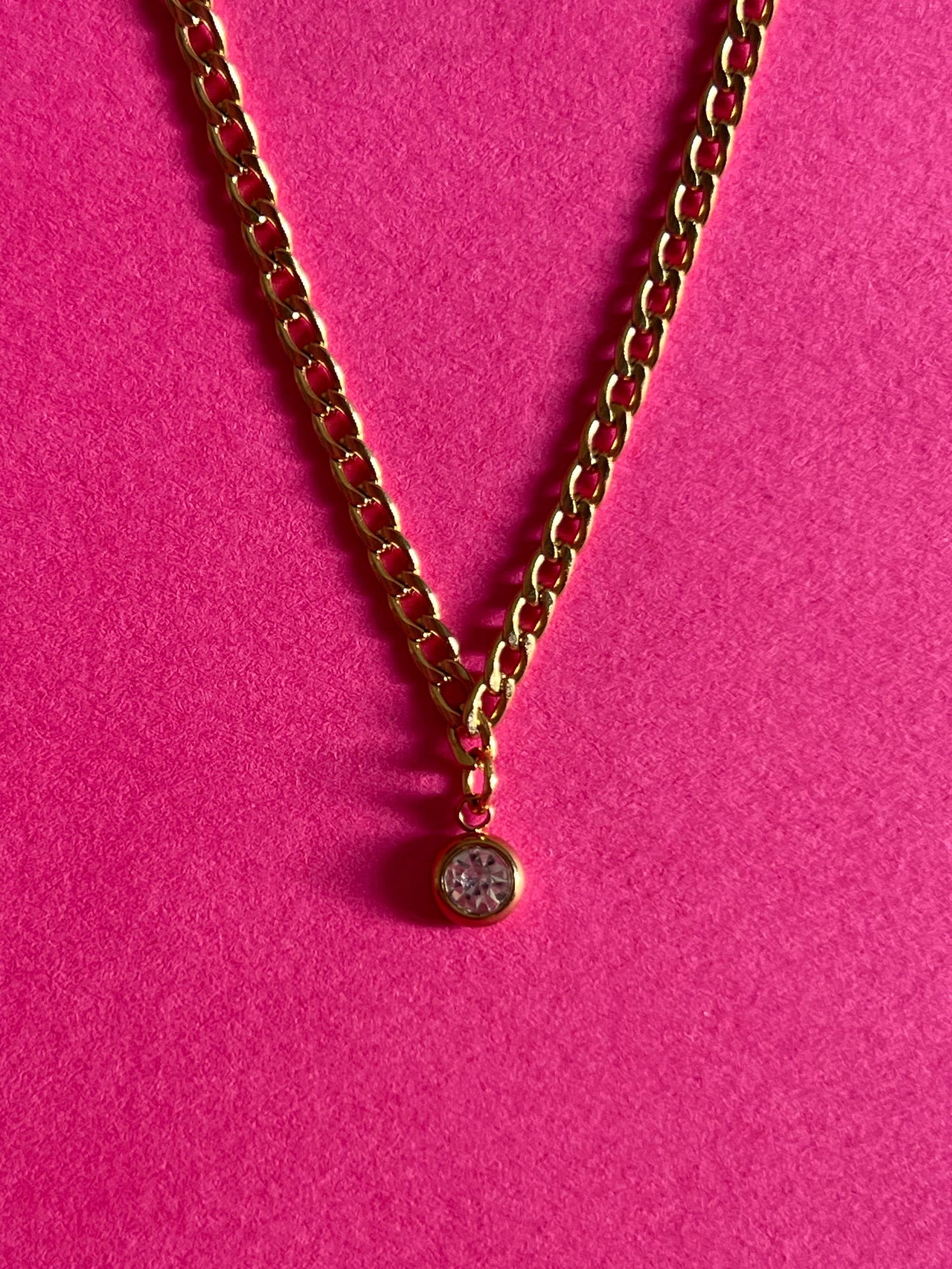 gold curb chain pendant with gold rhinestone